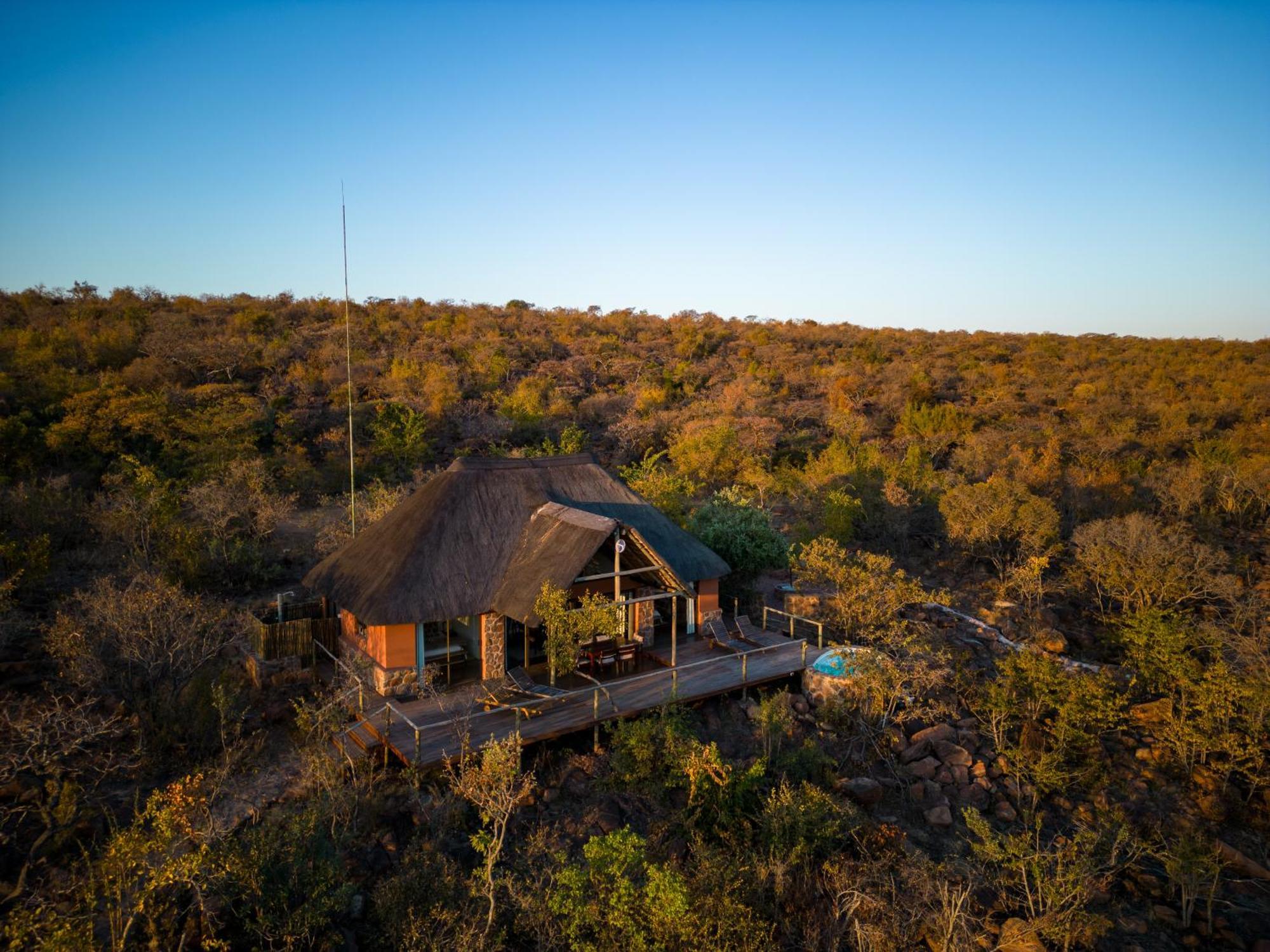 Elephants Crossing Welgevonden Game Reserve ภายนอก รูปภาพ
